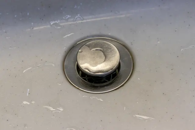 洗面所の排水口のつまり