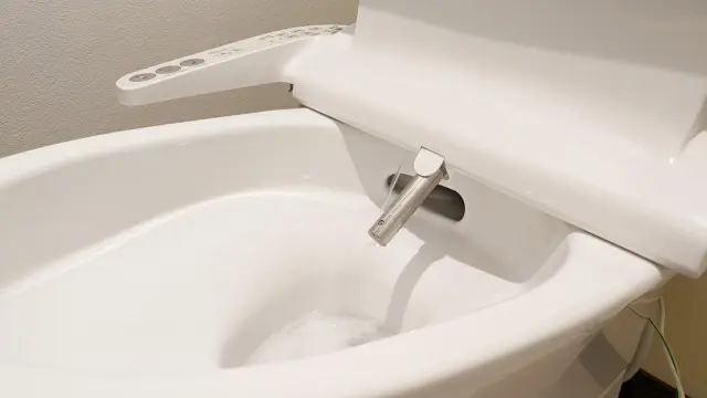 ウォシュレットから水漏れ